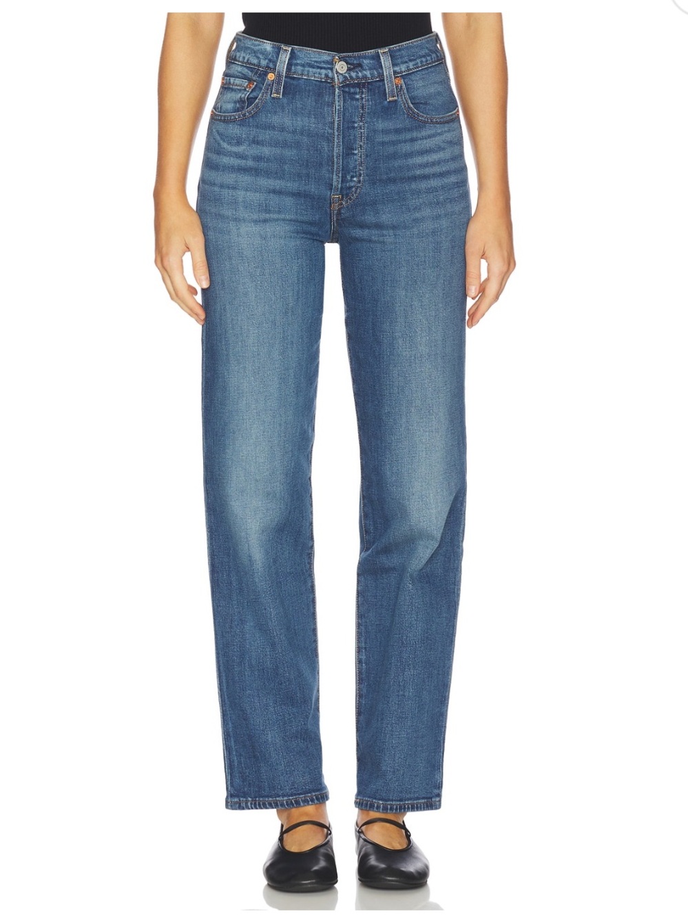 Levi's://Straight-Leg Jeans in Medium Blue, 29